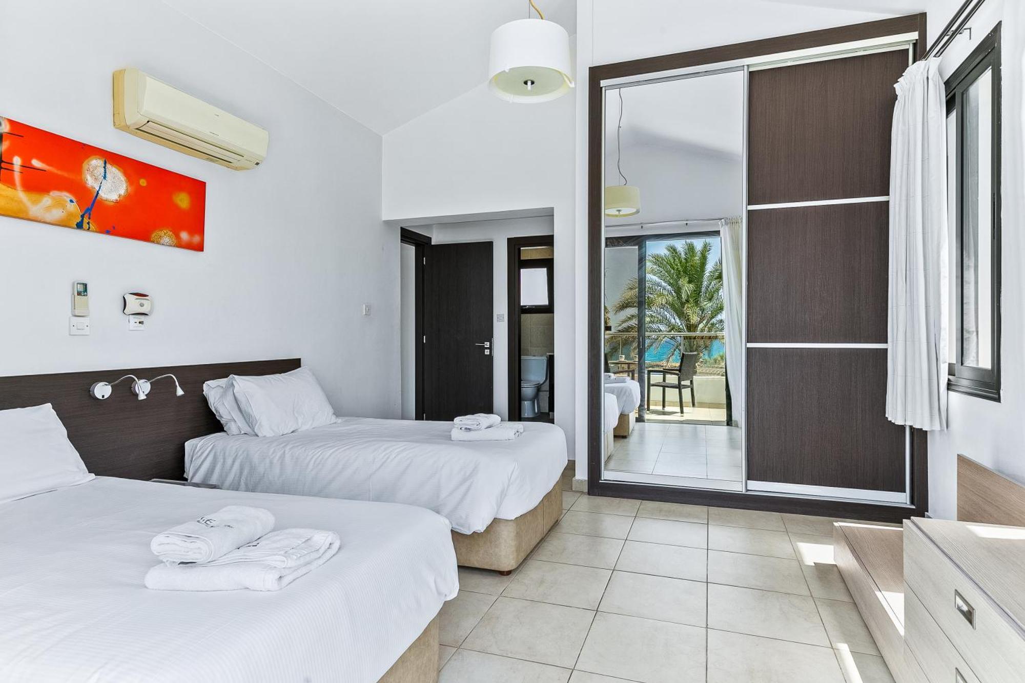 Platzia Beach Villas Paphos Kültér fotó